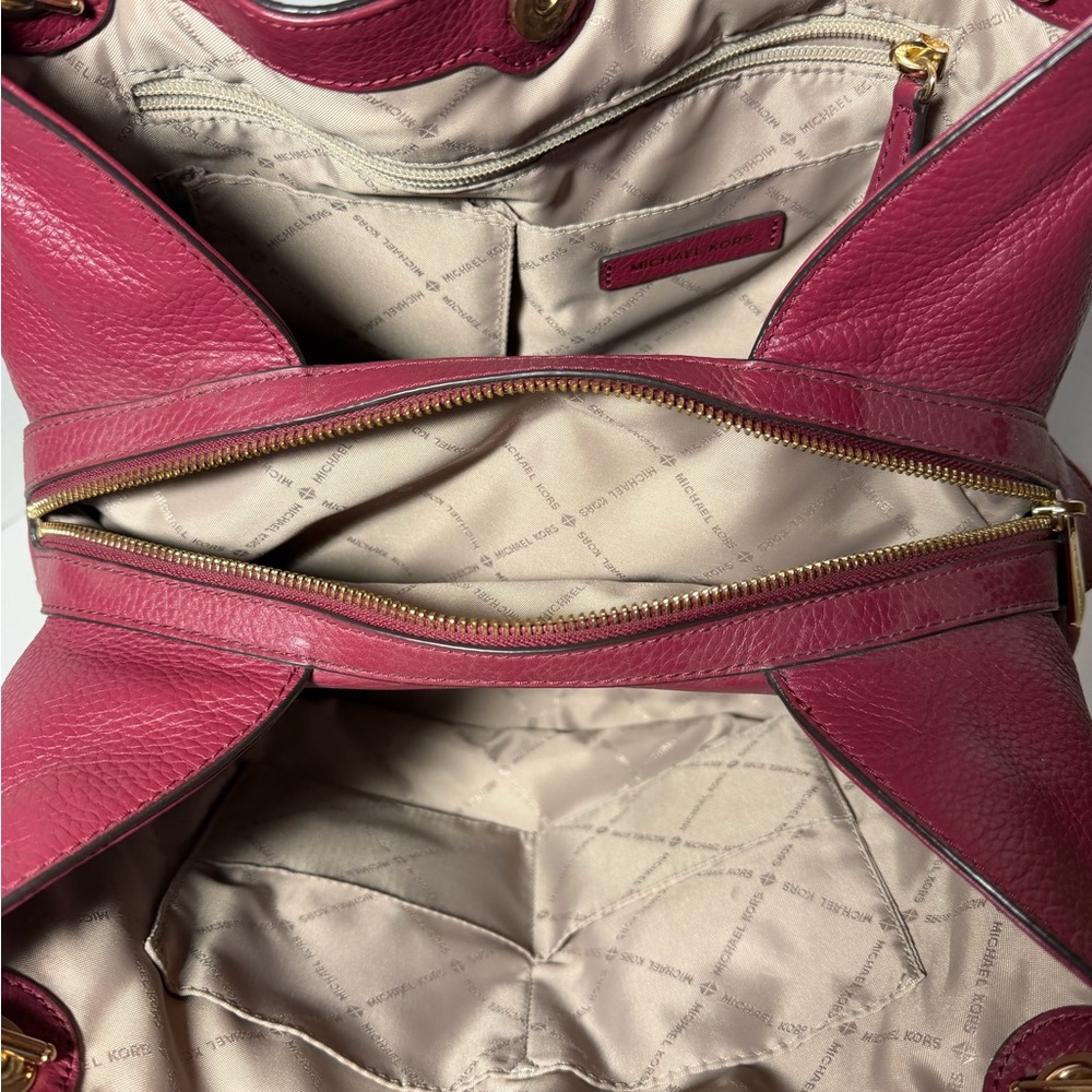 Michael Kors Shoulder Bag and Wallet - Picture 4 of 16